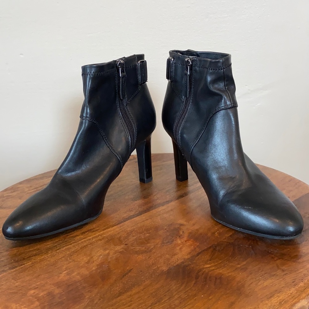 Franco Sarto Size 7 M booties, black.